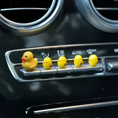 Mini Patos Decorativos para Coche | Set de 5 Adornos para Salpicadero y Espejo Retrovisor – Regalo Original para Hombre y Mujer